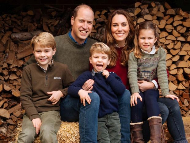 Louis, el auténtico protagonista de la felicitación navideña de los duques de Cambridge/Gtres