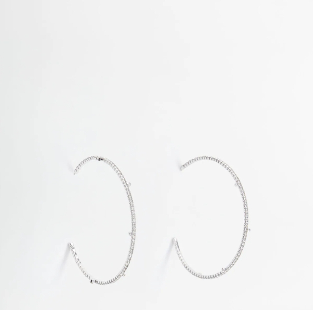 Estos pendientes, anillos y collares son regalos ideales de Mango Outlet por menos de 5 euros