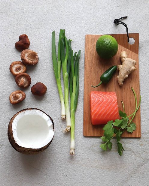 Ingredientes para hacer la sopa de coco, shiitake y salmón con cilantro./Zara Home