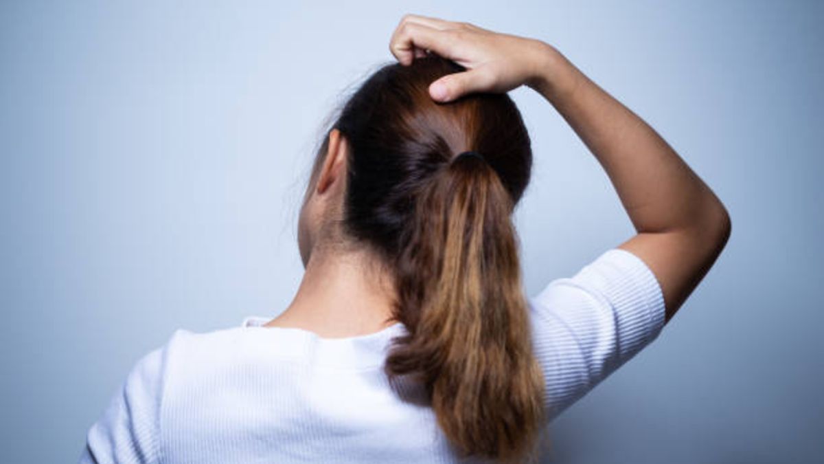 Tips para cuidar el cuero cabelludo seco en invierno y evitar la caspa