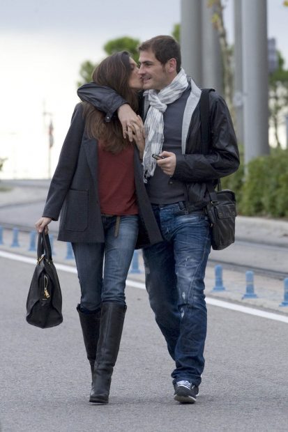 Iker Casillas y Sara Carbonero, paseando por las calles de Madrid / Gtres