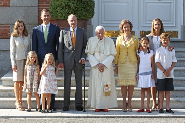 La reina Letizia, el rey Felipe VI, doña Sofía, don Juan Carlos, la princesa Leonor, la infanta Sofía, la infanta Elena, Victoria Federica y Froilán de Marichalar./Gtres 