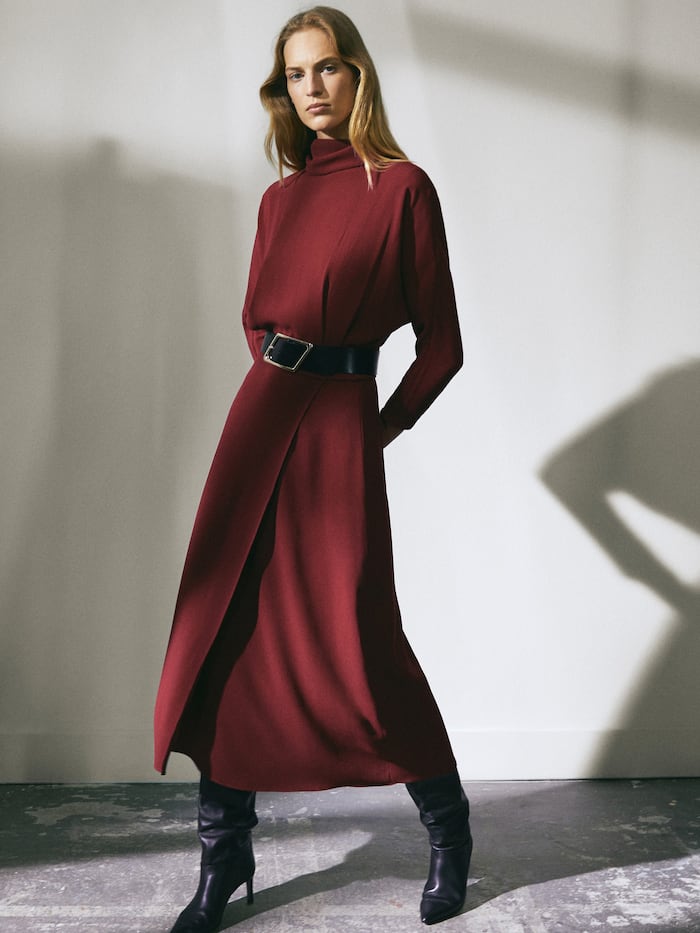 Reina Letizia: el vestido rojo de rebajas y 5 modelos en oferta de Massimo Dutti