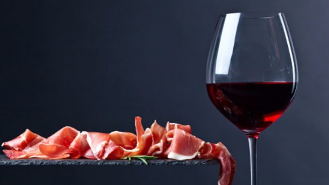 Adelgazar es más fácil con esta dieta a base de jamón ibérico y vino tinto