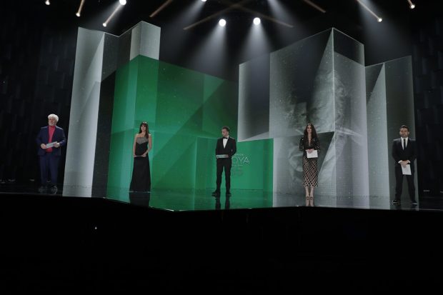 Penélope Cruz, Alejandro Amenabar, Paz Vega y Pedro Almodóvar en los premios Goya 2021./Gtres