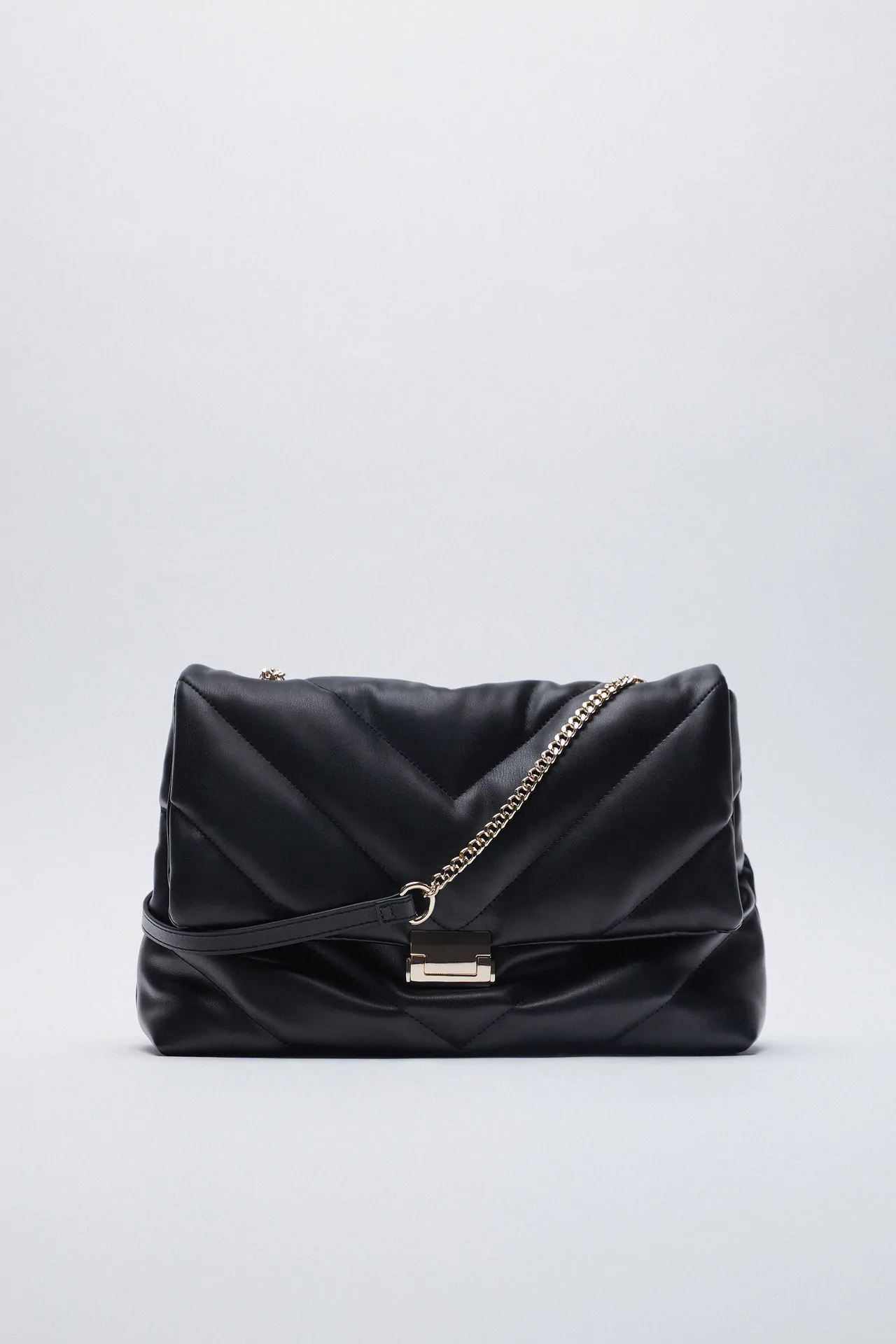 Zara crea un clon del bolso acolchado más vendido de YSL de 1.600 euros 