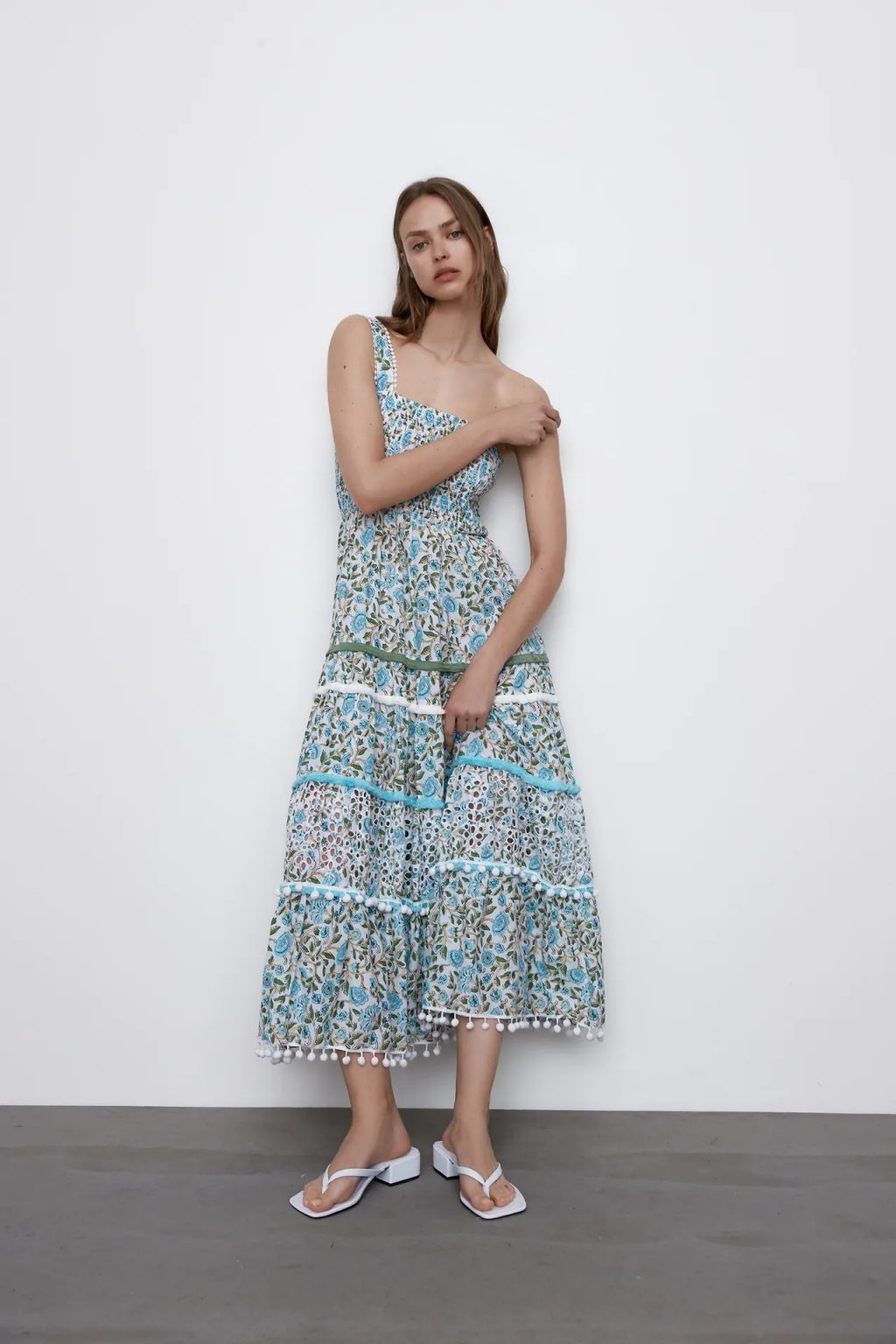 Zara este es el vestido más buscado de esta primavera 2021