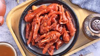 Las patas de pollo son tendencia por su alta aportación de colágeno