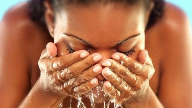 Día Mundial del Agua 2021: beneficios de hidratar nuestra piel a diario