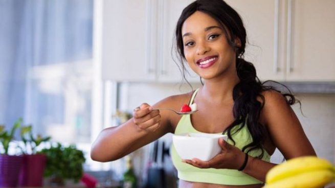 ¿Qué hacer para dejar de comer mucho por la noche?