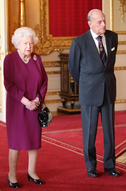 La reina Isabel II y el duque de Edimburgo en una imagen de archivo/Gtres