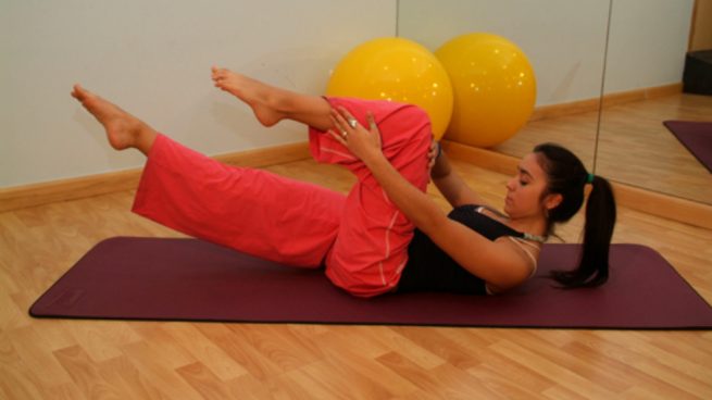 Practicar pilates en casa con estos ejercicios