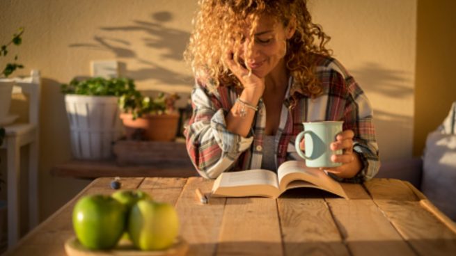 Los 5 libros de mujeres que querrás leer en la terraza o jardín esta primavera