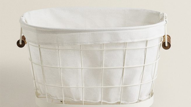 derivación Influencia navegador Zara Home bate récords de ventas con esta increíble cesta de la ropa con  ruedas