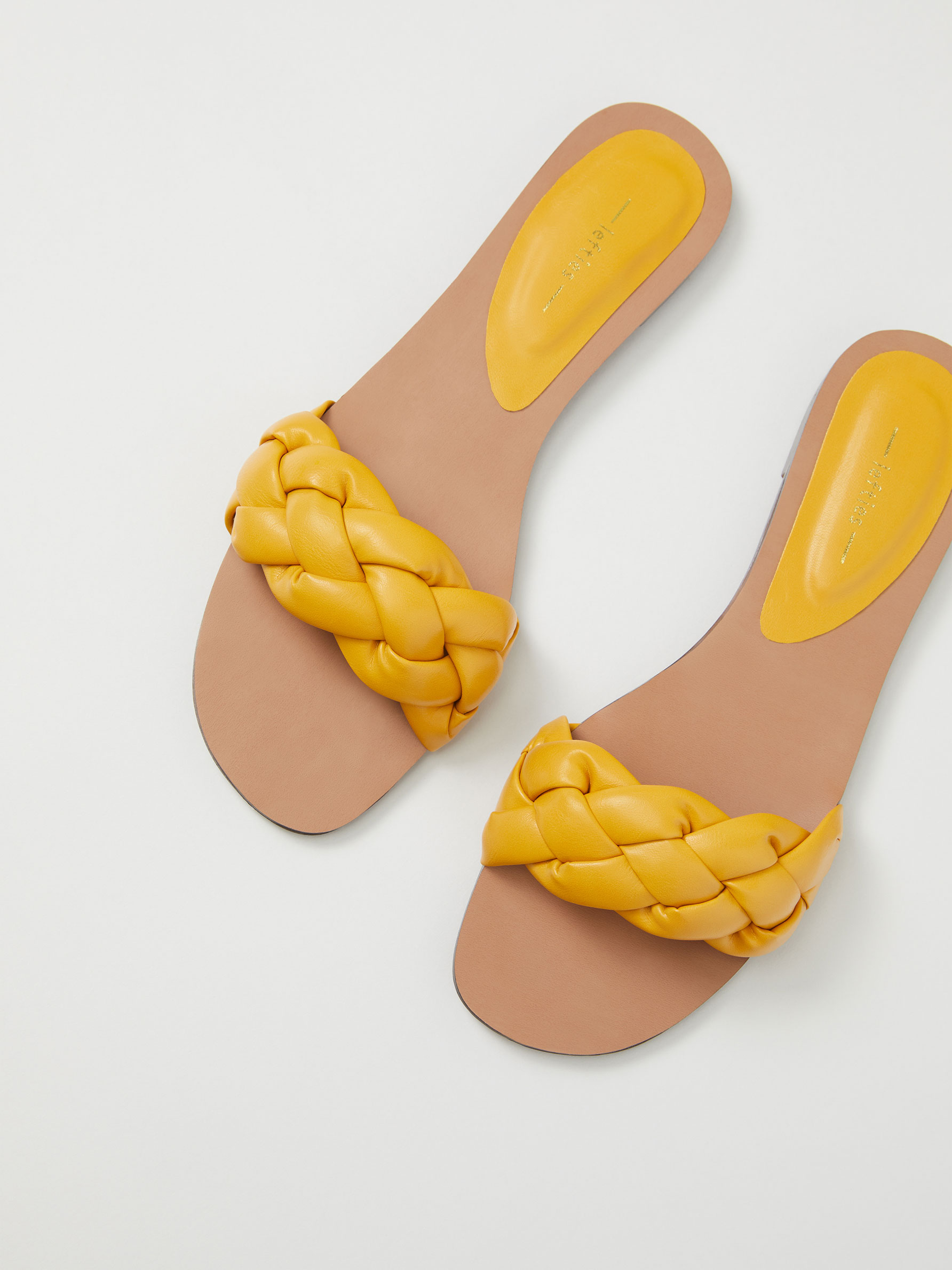 Las 6 sandalias planas más cómodas, bonitas del verano
