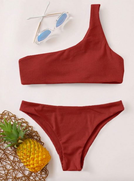 Bikini en color teja de Shein (9 euros)./Shein