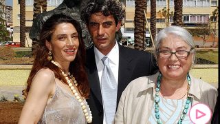 Ángela Tejedor junto a sus hijos Ángela y Micky Molina, en una imagen de archivo/Gtres