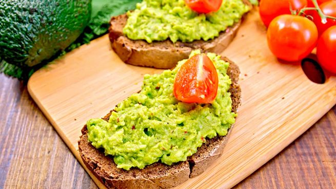 Desayunos saludables: Tostada con guacamole y tomate cherry / Gtres