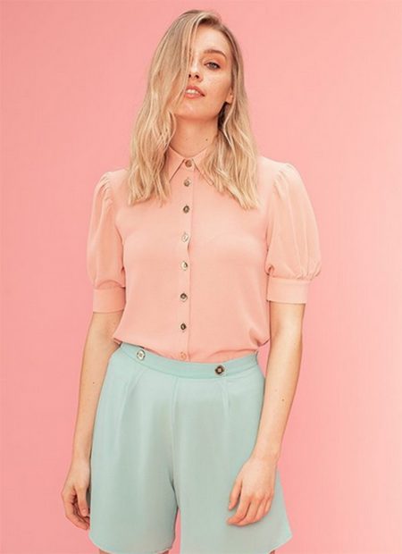 Blusa rosa velvet de colección cápsula de LVRxBimani./Instagram @lavecinarubia