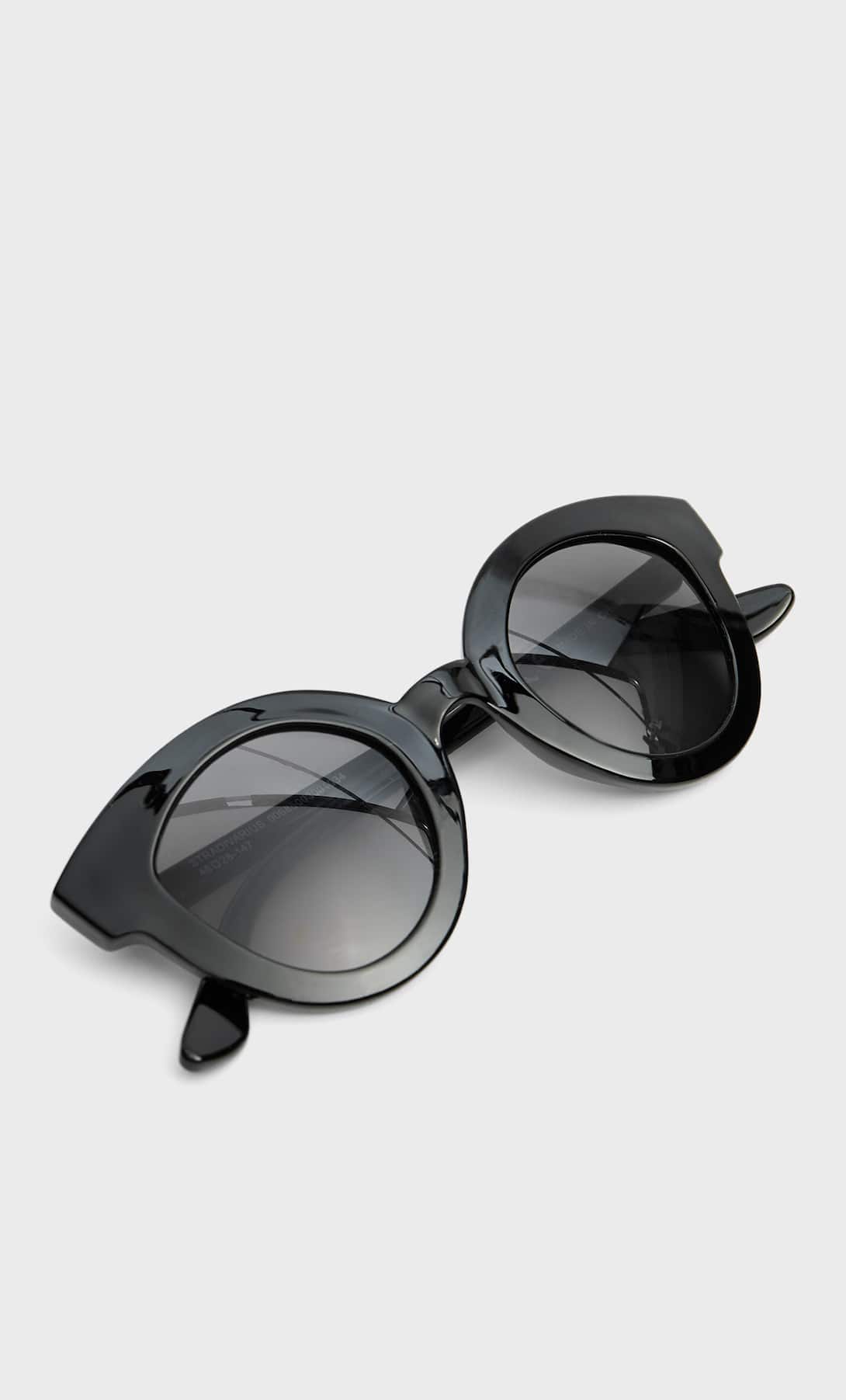 Estas son las gafas de sol low cost más glamurosas del verano de Stradivarius