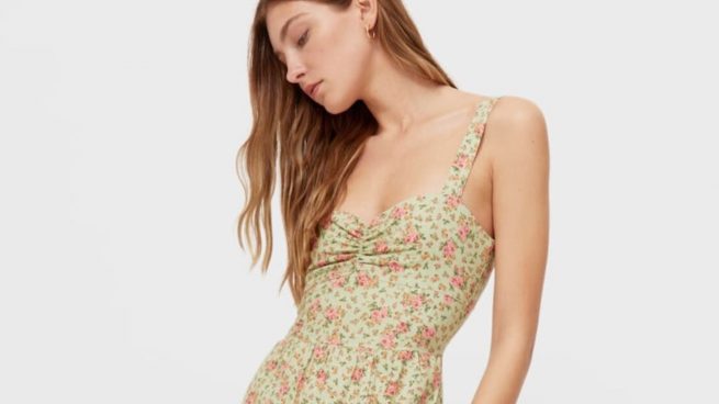 El vestido rústico de Stradivarius que quieren todas las influencers este verano