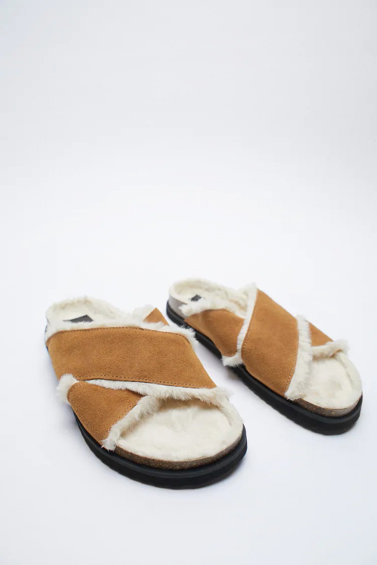Las 5 sandalias de piel de Zara más originales para lucir pedicura este verano