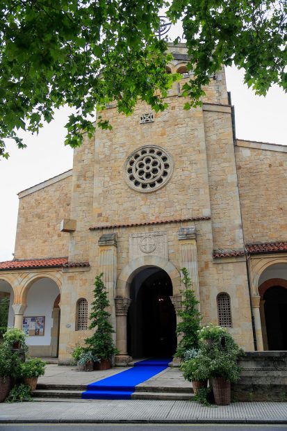 La ceremonia ha tenido lugar en la parroquia de Somió en Gijón -Asturias-./Gtres