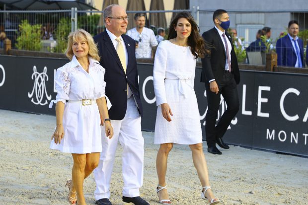 Carlota Casiraghi junto al príncipe Alberto./Gtres