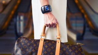 La fórmula para conseguir un Louis Vuitton a mitad de precio