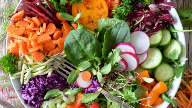 Así funciona la dieta del arcoíris, tendencia este verano