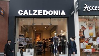 Los más estilosos bikinis y bañadores a mitad de precio están en Calzedonia