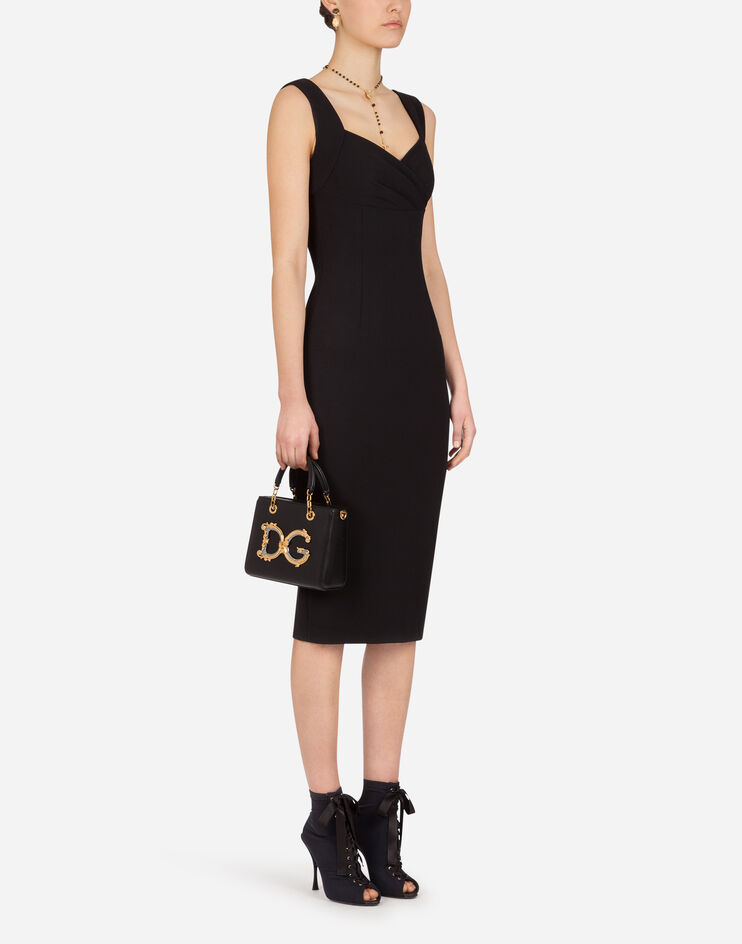 Sfera versiona el vestido Dolce Gabbana favorito de las editoras de moda de Nueva York