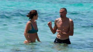 Luis Enrique y su mujer se relajan en Formentera / Gtres