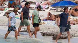 Alonso Aznar, Álvaro Falcó y los hermanos Cortina, disfrutan de sus vacaciones en Ibiza/Gtres