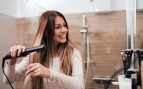 Adiós a pisar la peluquería: así funciona la ‘laca de azúcar’ que se hace en casa y deja el pelo perfecto