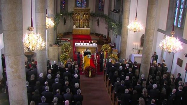 El funeral ha sido celebrado en la intimidad con los familiares y allegados a la Princesa./Volksblatt.it