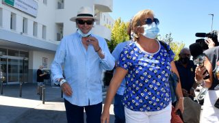 Amador Mohedano y Jacqueline, a su salida del hospital / Gtres