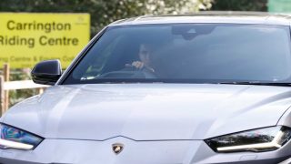 Cristiano Ronaldo, llegando a los entrenamientos con el Manchester United en este flamante Lamborghini / Gtres