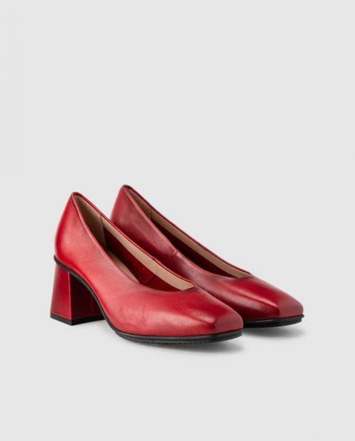 El Corte Inglés vende los zapatos rojos de la 'Reina Roja' Letizia con