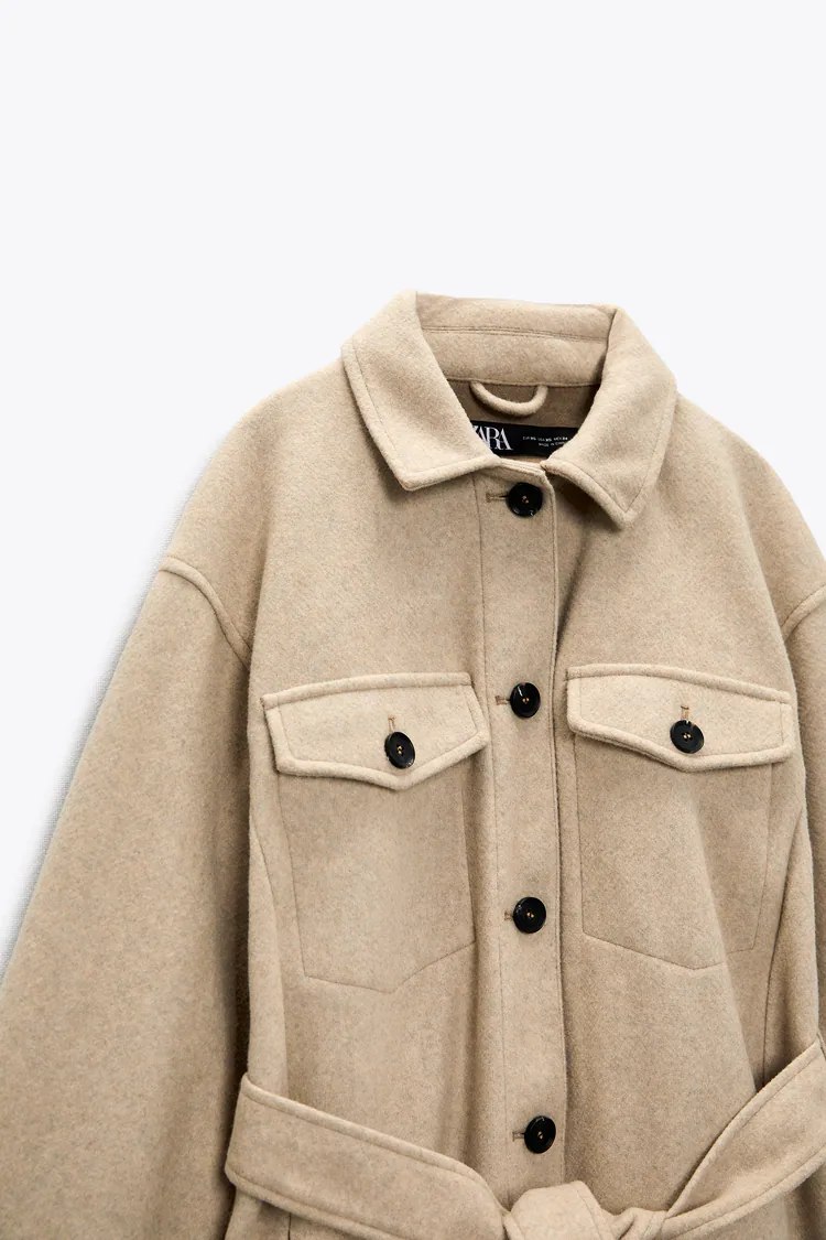 Zara recupera la sobrecamisa más viral del año pasado convertida en la chaqueta definitiva