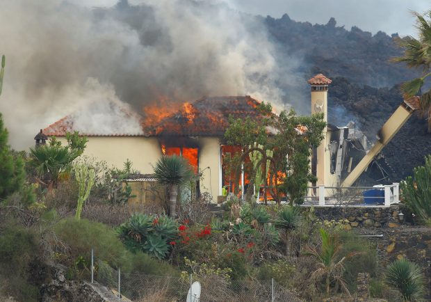Los Reyes muestran su apoyo a los afectados por la erupción en La Palma