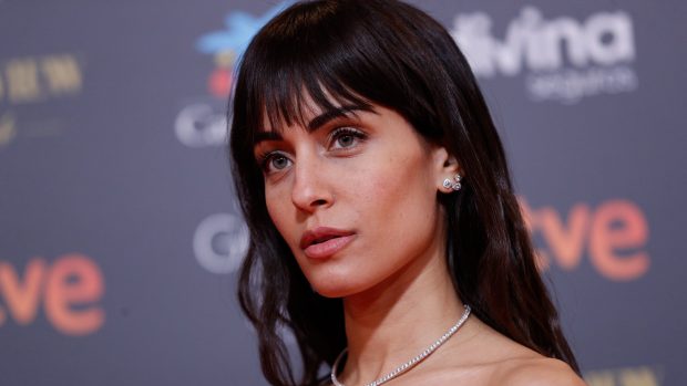 Hiba Abouk ha apostado por un flequillo despuntado./Gtres