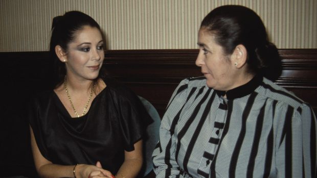 Isabel Pantoja and her mother Dona Ana in the file picture.  /Gtres