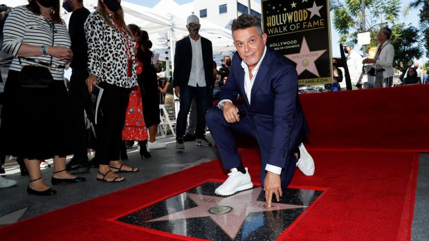 Alejandro Sanz recibe la estrella en el paseo de la fama de Hollywood./Gtres