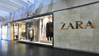 Descubre la versión del mono más original de Prada de la mano de Zara