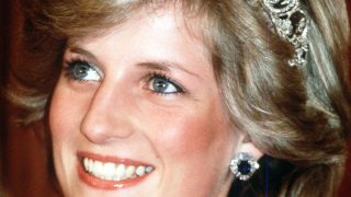 Diana de Gales con la tiara Spencer y los pendientes de zafiros / Gtres