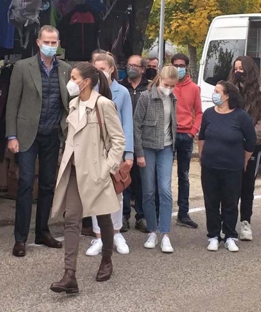 La Familia Real de visita en un pueblo de León/Hostal Babieca Facebook