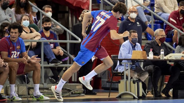 Pablo Urdangarin jugando un partido de balonmano./Gtres