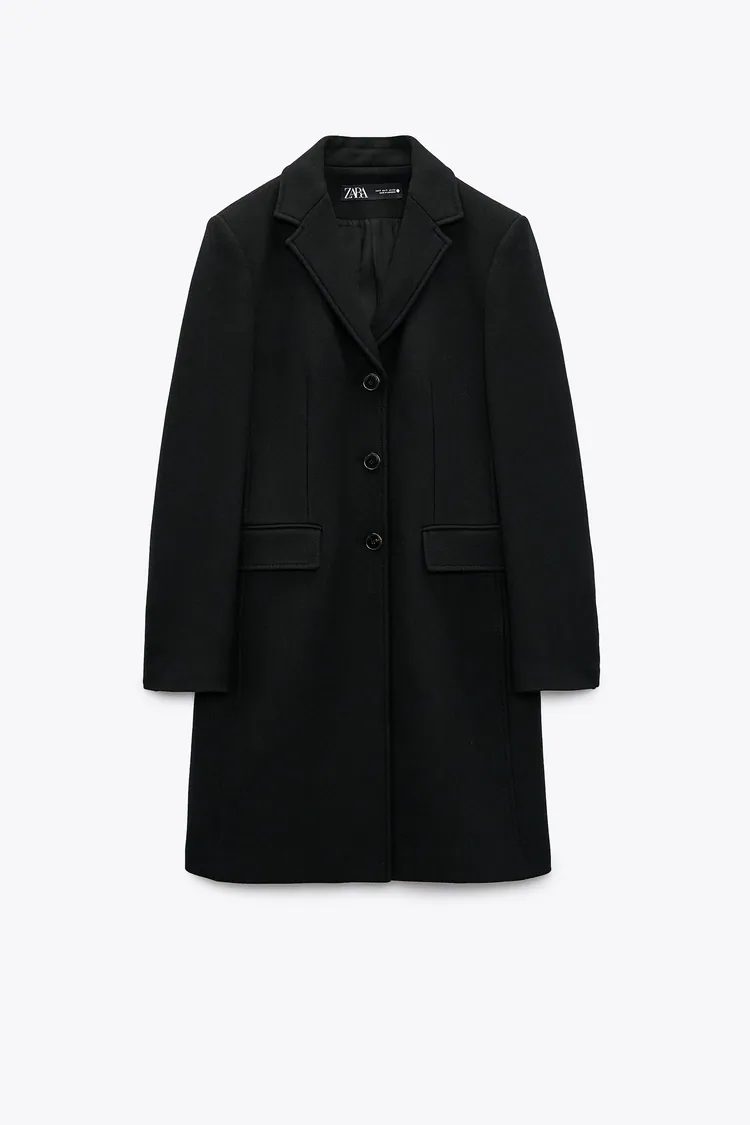 Zara tiene el abrigo perfecto para ir al trabajo y salir de fiesta sin gastarte mucho dinero