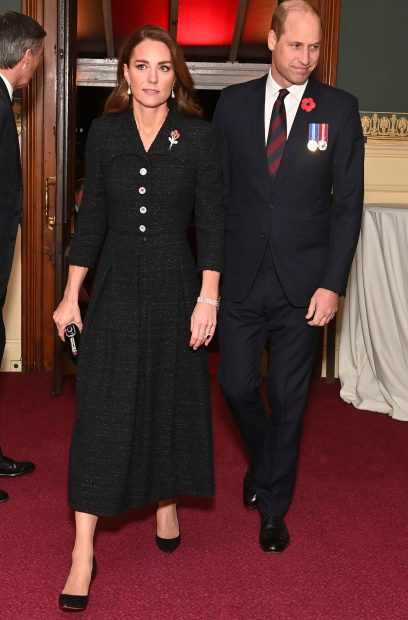 Kate Middleton y el Príncipe Guillermo caminando / Gtres